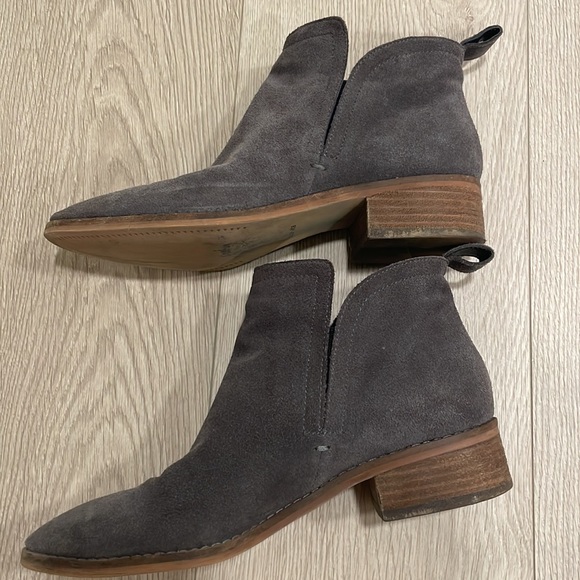 Dolce Vita Tessey Boots - Picture 4 of 7